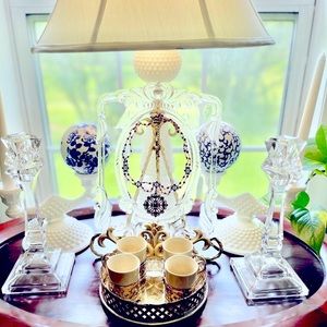 #Decor by Derrick. Looking for antiques, stager.